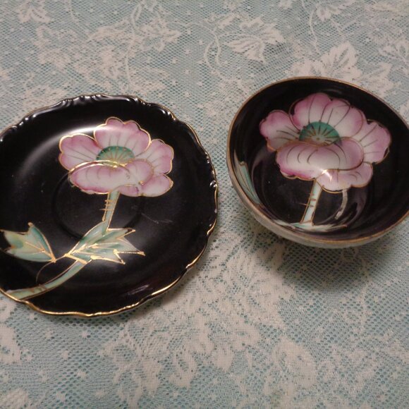 FLOWERS VINTAGE ASIAN STYLED PORCELAIN  IRIDESENT CUP & SAUCER BLACK PIN… - Picture 2 of 9